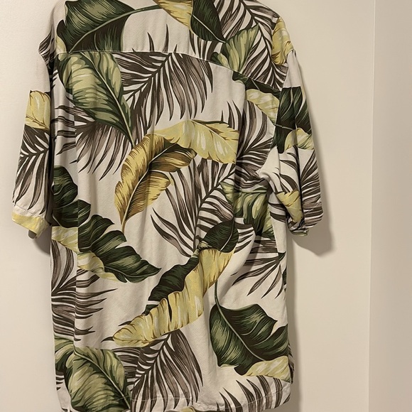 Tommy Bahama 100% Silk Green Leaf Tropical Vacation Button Down Shirt Size Large - Picture 4 of 4